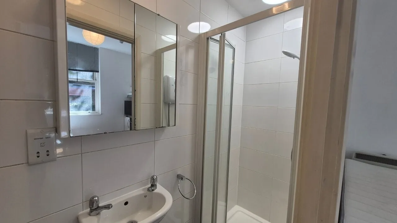 Castletown Road, London, W14, photo 3