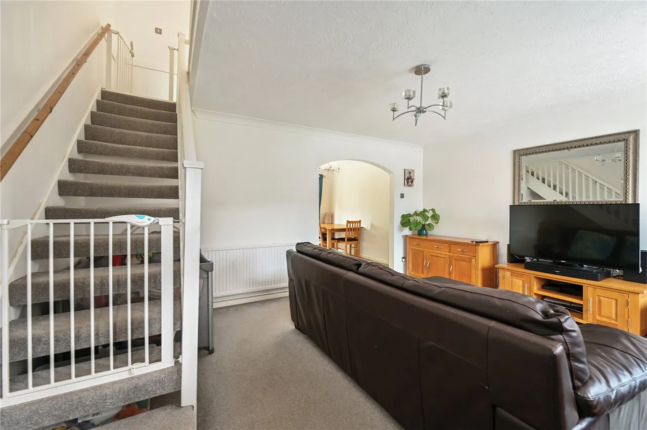 Larch Way, Farnborough, Hampshire, GU14 0QN, photo 8