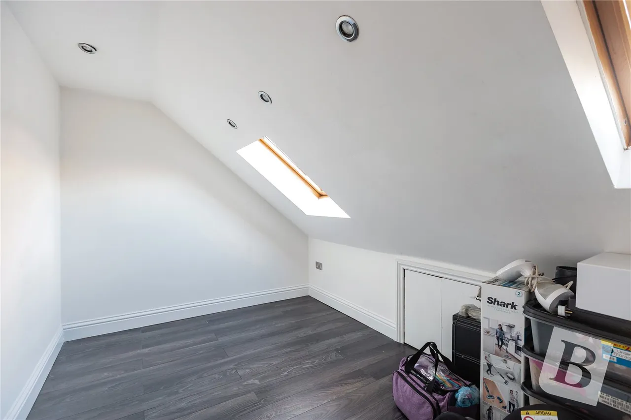 Eastern Avenue, Ilford, IG2, photo 26