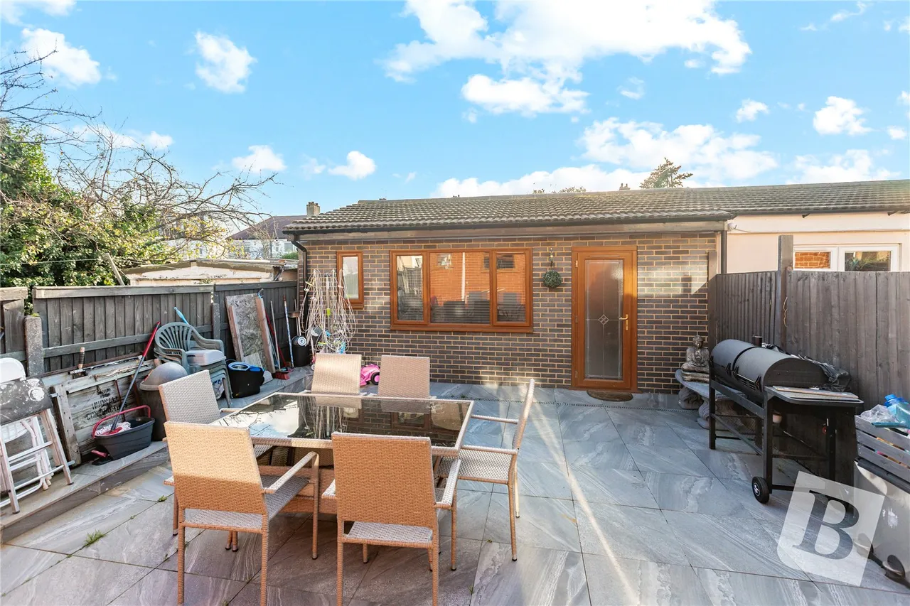 Eastern Avenue, Ilford, IG2, photo 38