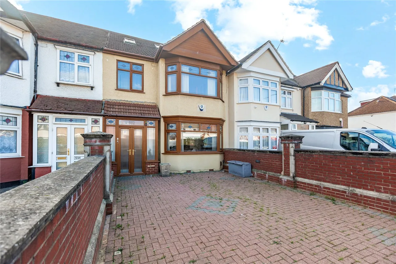 Eastern Avenue, Ilford, IG2, photo 39