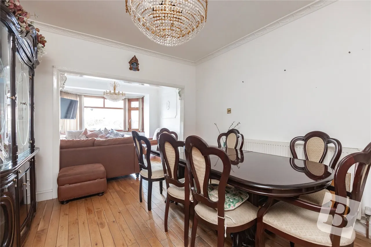Eastern Avenue, Ilford, IG2, photo 12