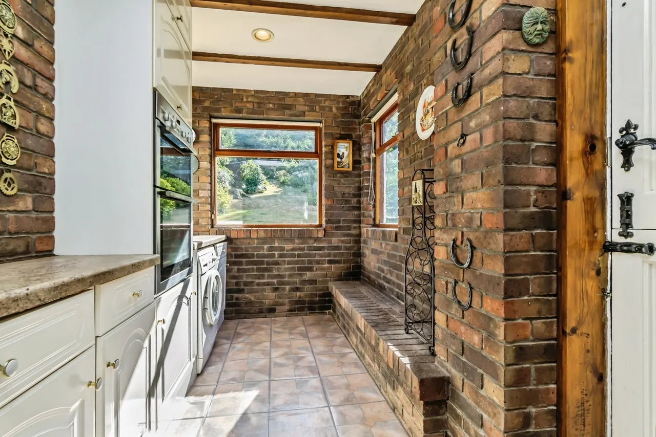 Valley Road, Kenley, CR8, photo 14