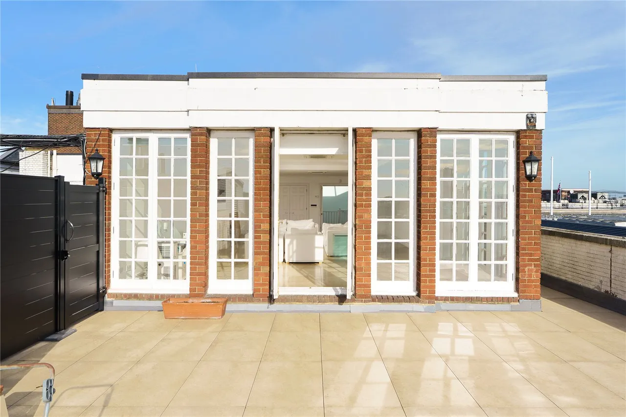 4 bed flat for sale — Hereford House, 66 North Row, Mayfair, London, W1K 7DE