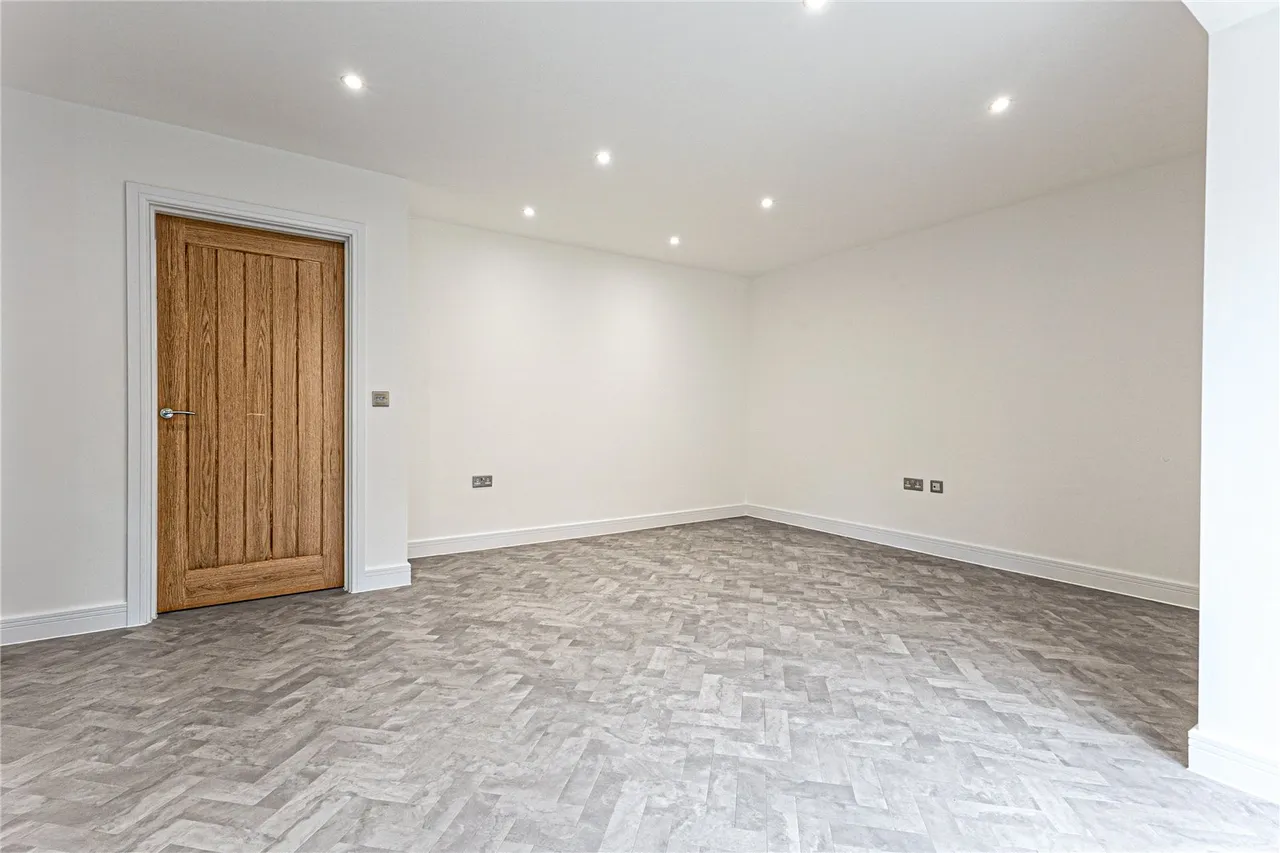 Coronation Avenue, Cuffley, EN6, photo 23