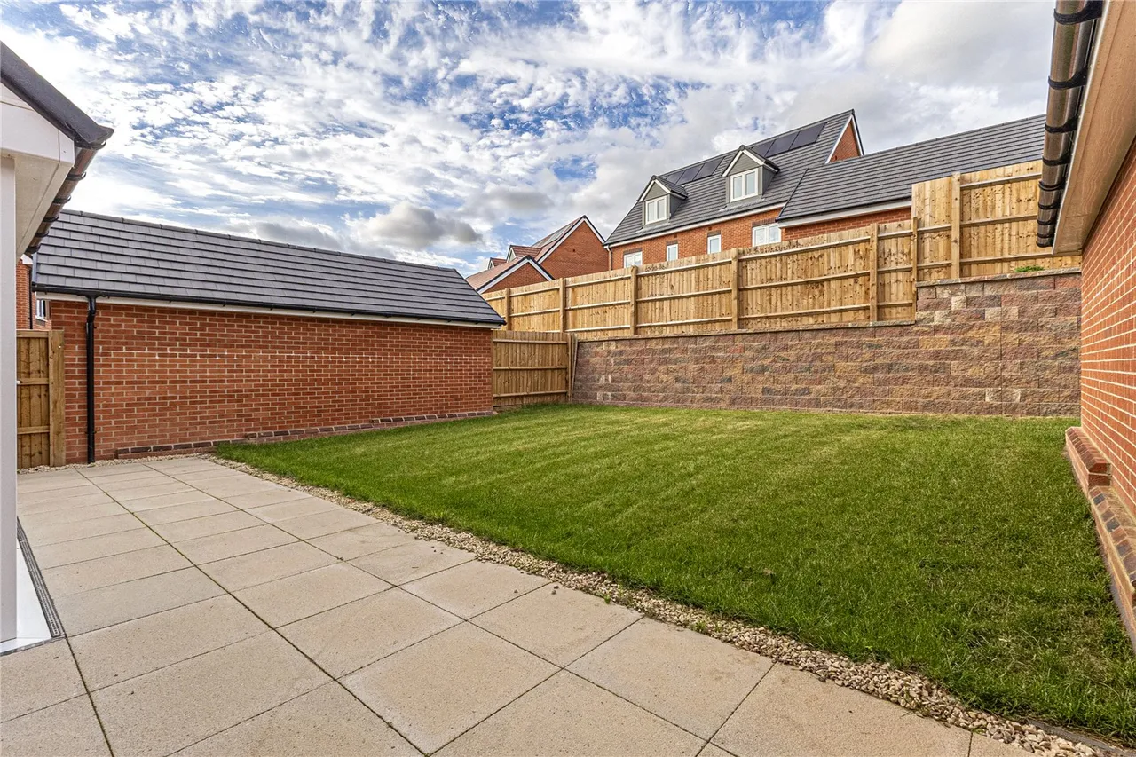 Coronation Avenue, Cuffley, EN6, photo 26