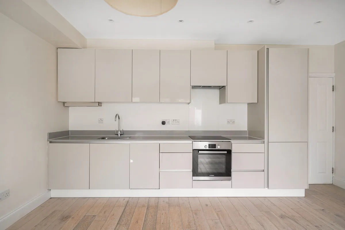 2 bed flat for sale, London, W3