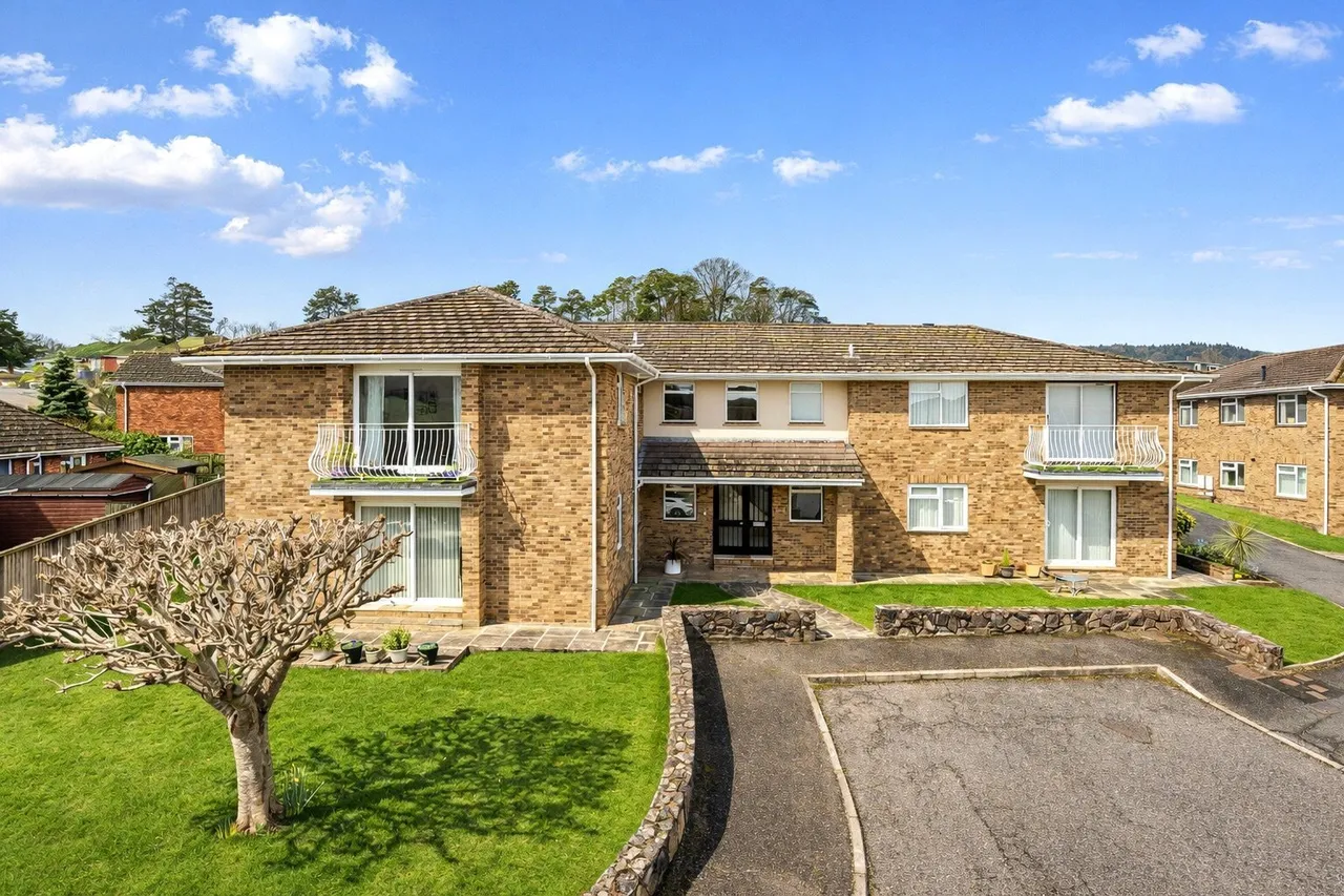 3 bed property for sale — Balfours, Sidmouth, Devon, EX10
