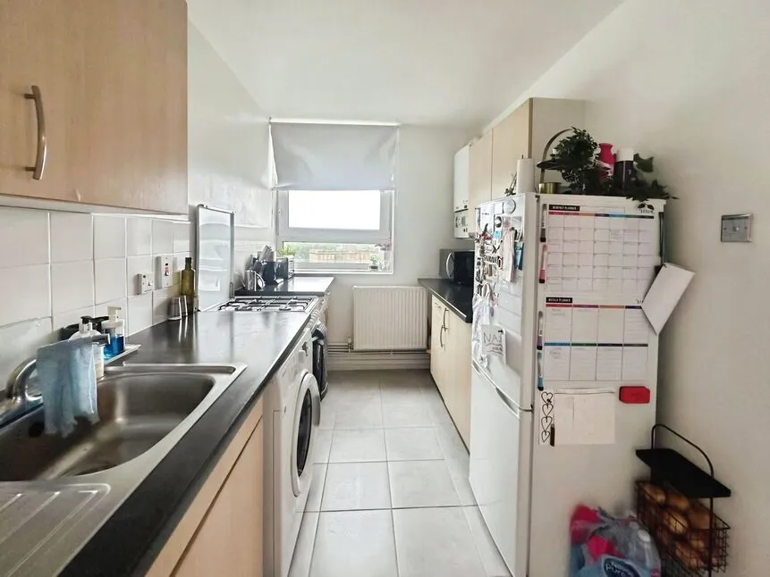 London Road, London, E13, photo 5