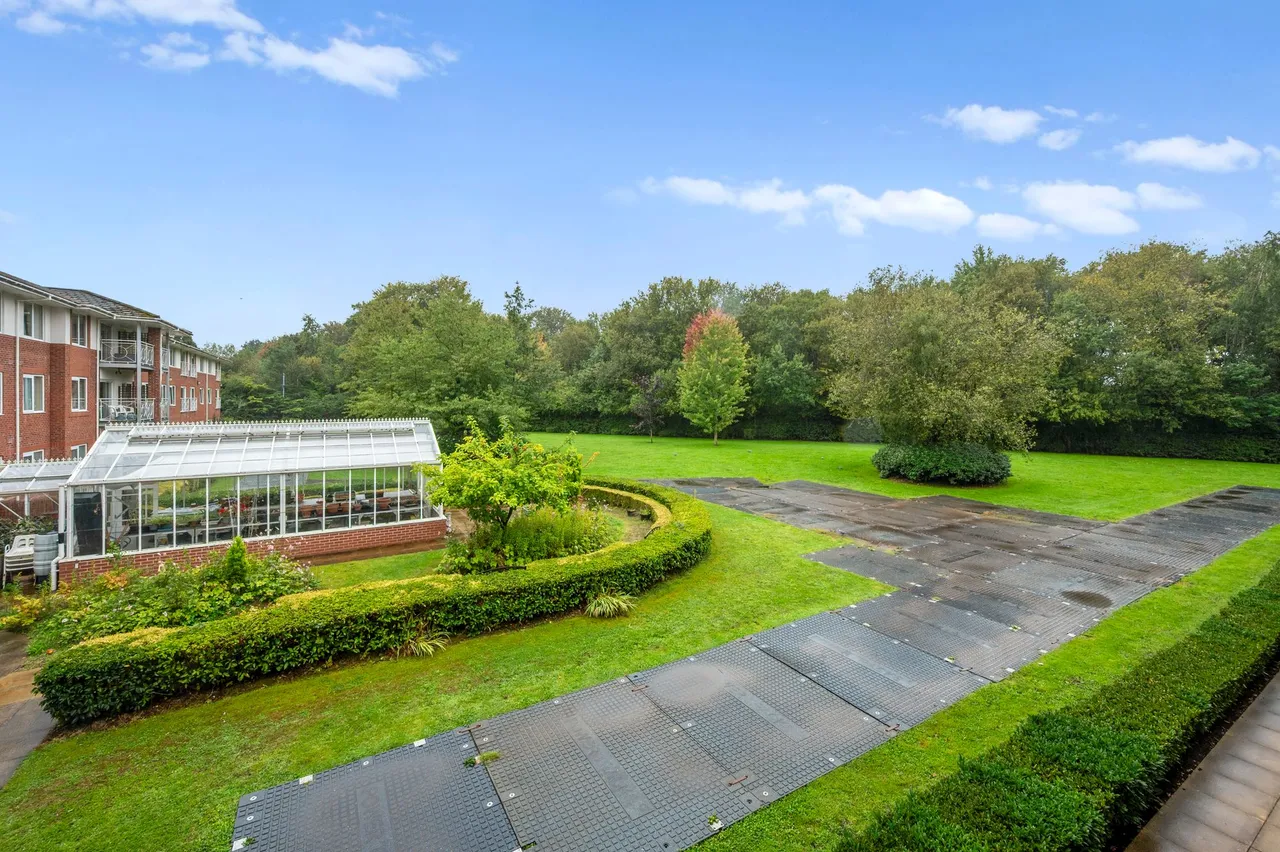 1 bed flat for sale, Village Stratton Drive, St. Helens, WA9