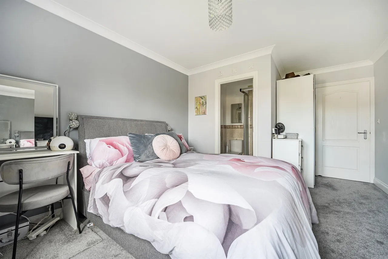 Bath Road, Maidenhead, photo 6