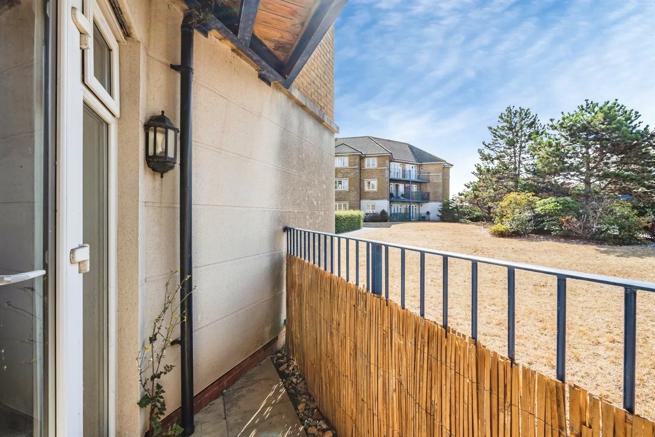 Santa Cruz Drive, Eastbourne, photo 4