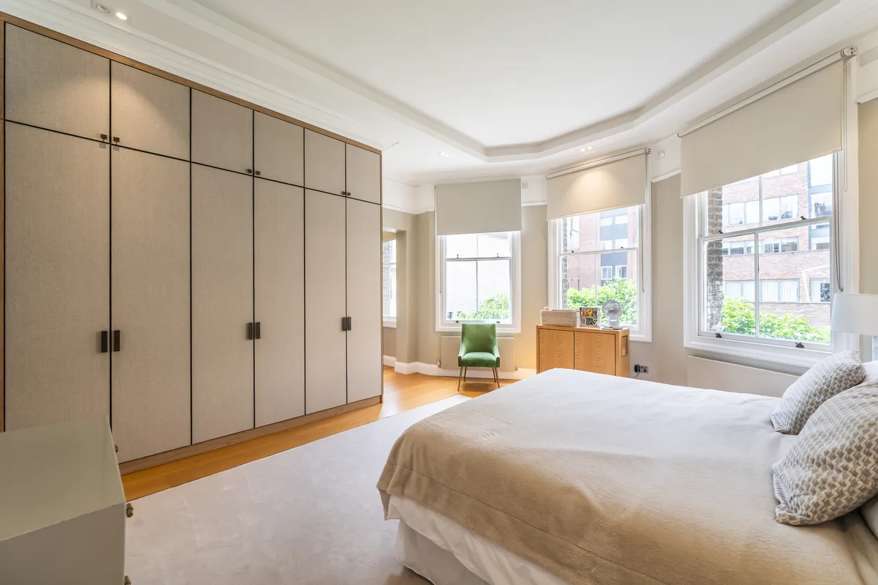 Kensington Court, London, W8, photo 3