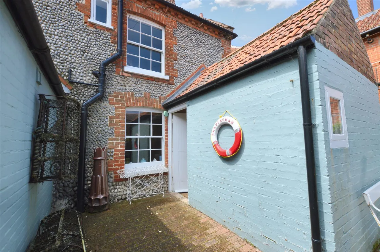 Augusta Street, Sheringham, NR26, photo 15