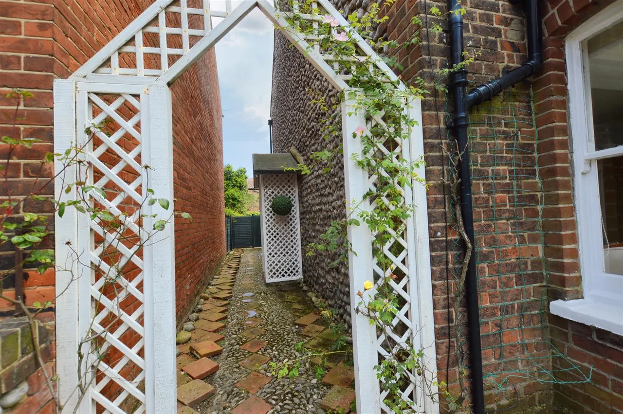 Augusta Street, Sheringham, NR26, photo 19