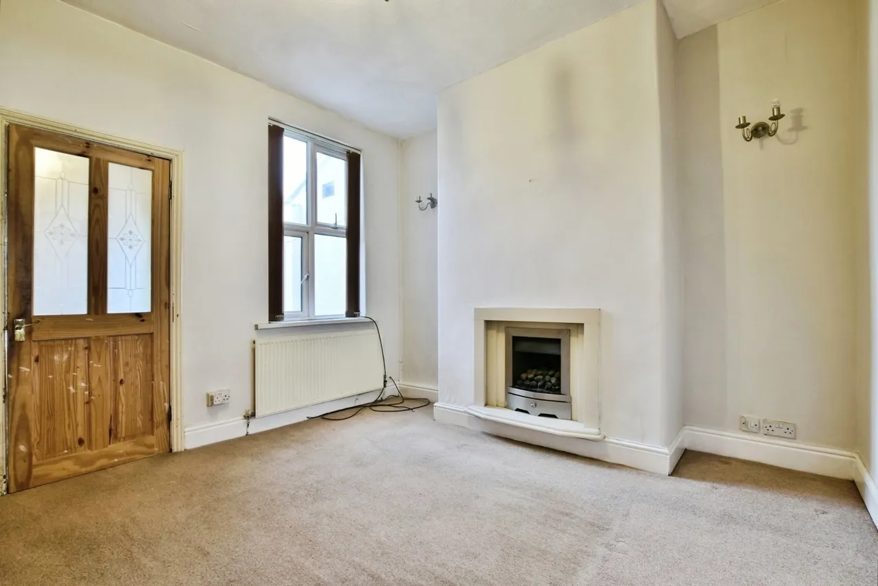 Beaconsfield Road, Altrincham, WA14, photo 3