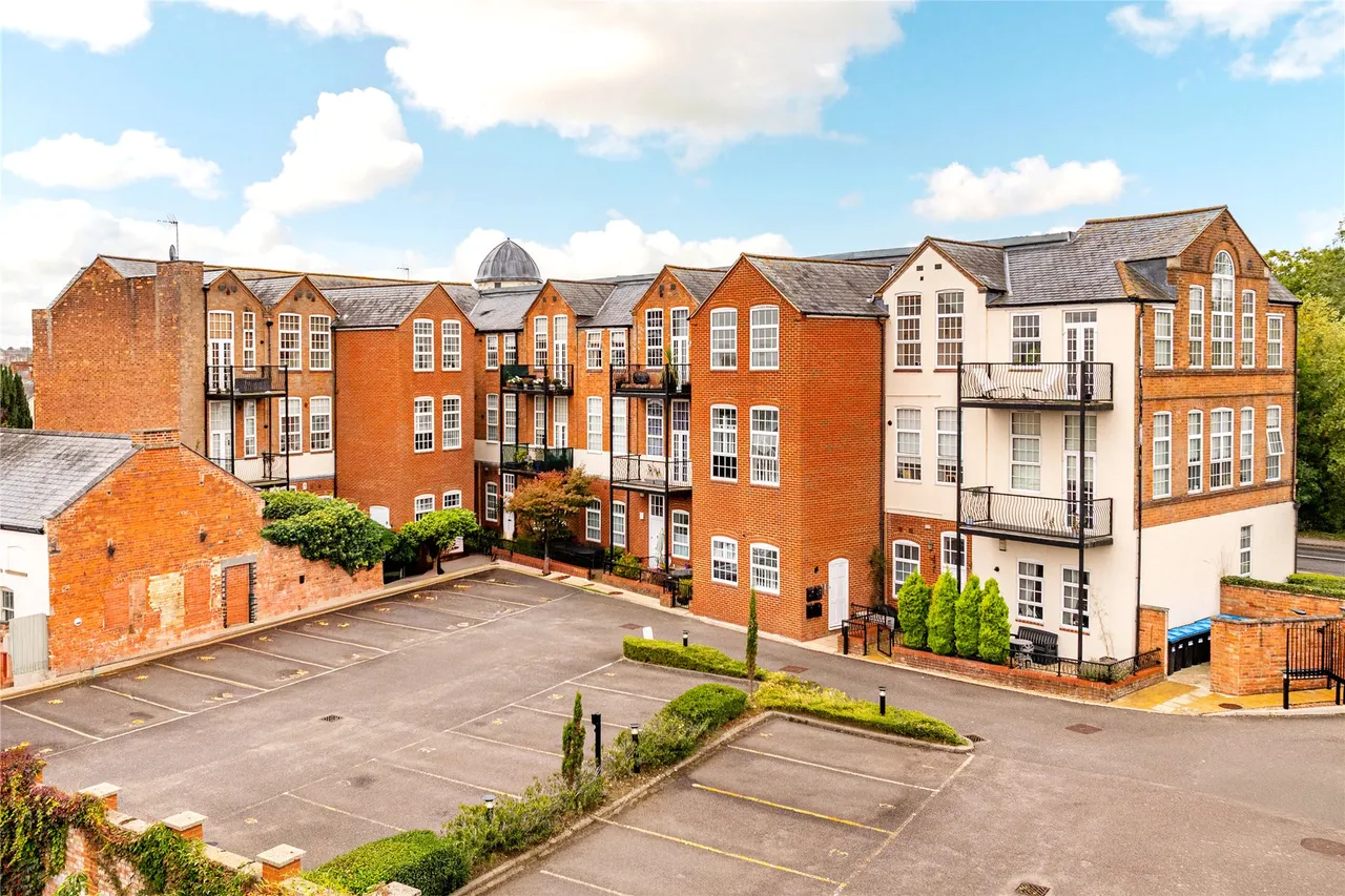 Kensington Place, Wellingborough Road, MK46, photo 13
