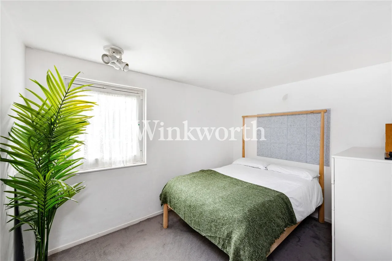 Victoria Crescent, London, N15, photo 11