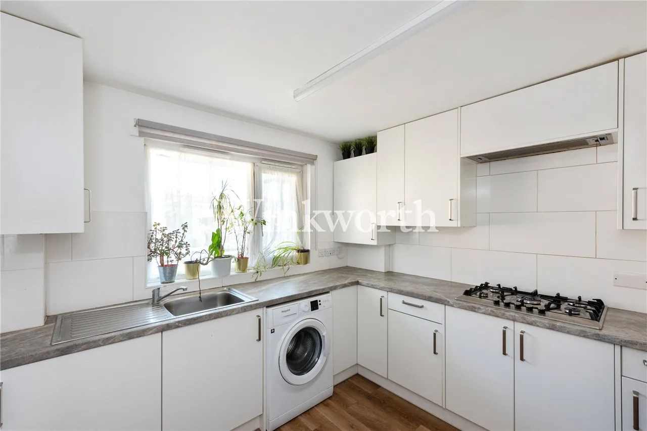 Victoria Crescent, London, N15, photo 5