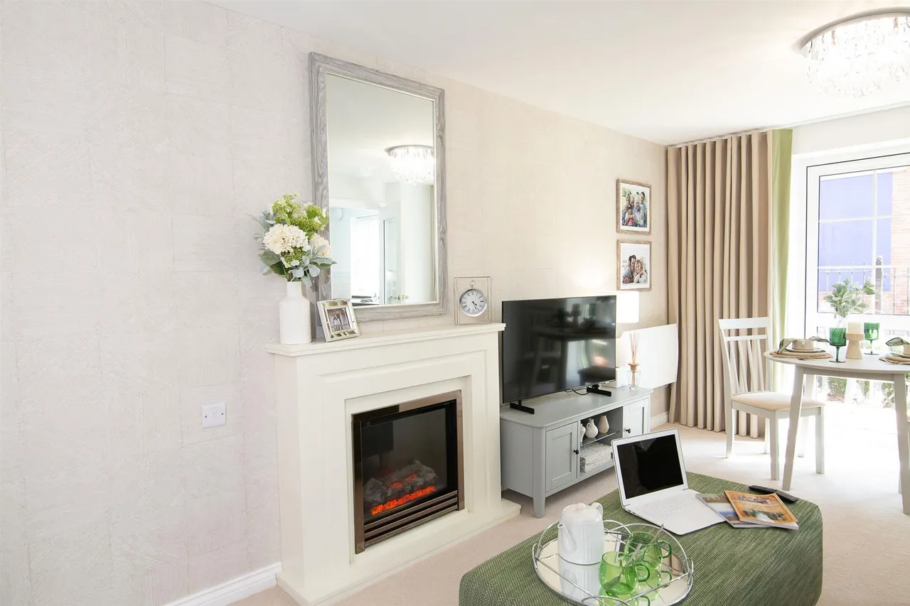 Bewick Court, Evesham, WR11, photo 4