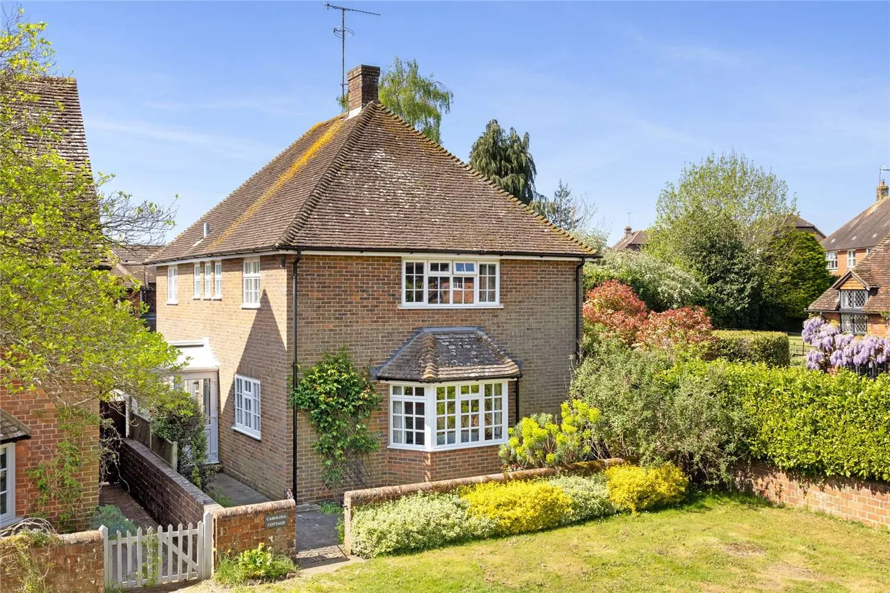 3 bed house for sale — The Green, Shamley Green, Guildford, Surrey, GU5 0UH