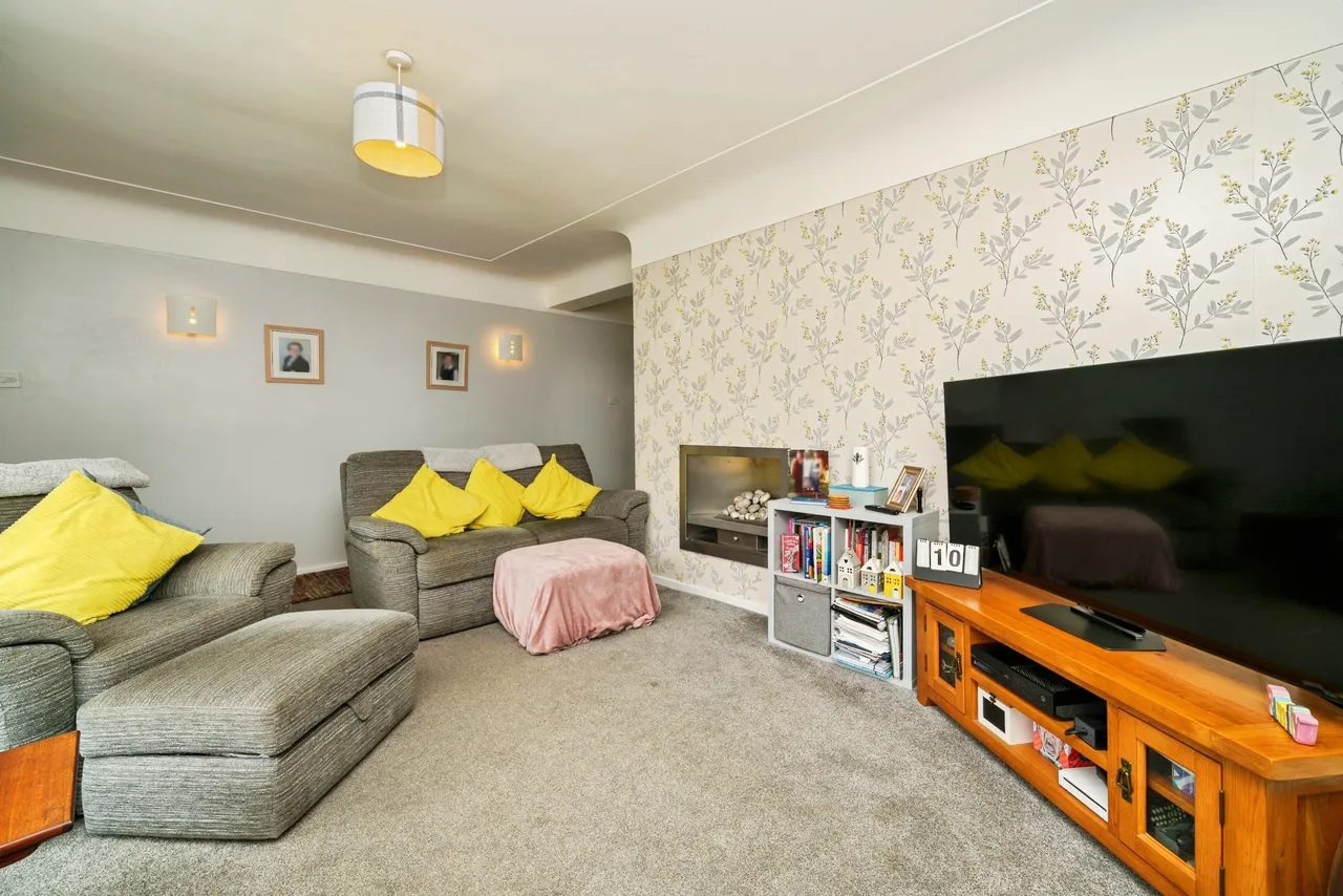 Beverley Gardens, Wirral, CH61, photo 3
