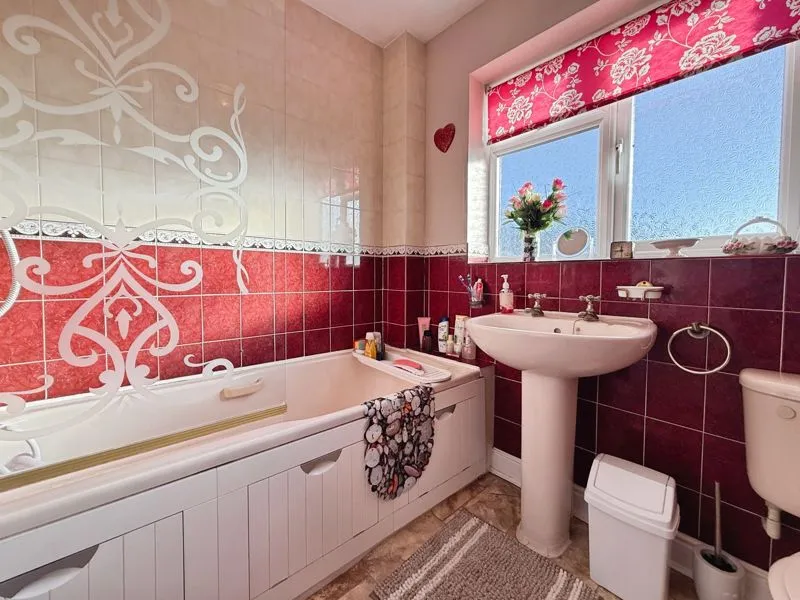 Clipsham Road, Castle Bytham, photo 9