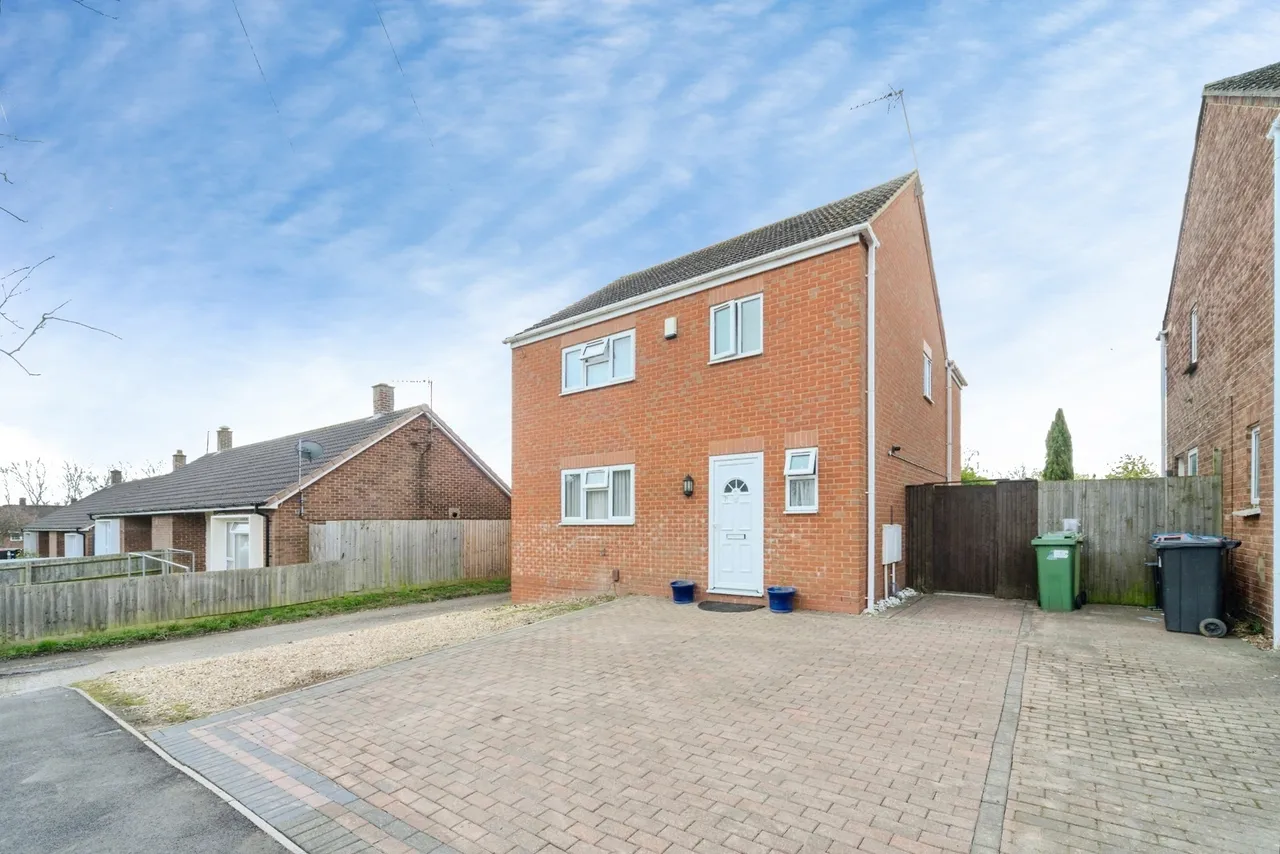 3 bed house for sale — St. Davids Road, Bletchley, Milton Keynes, Buckinghamshire, MK3