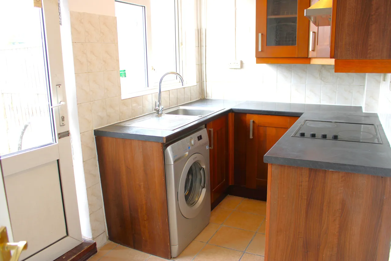 Basedale Road, Dagenham, RM9, photo 2