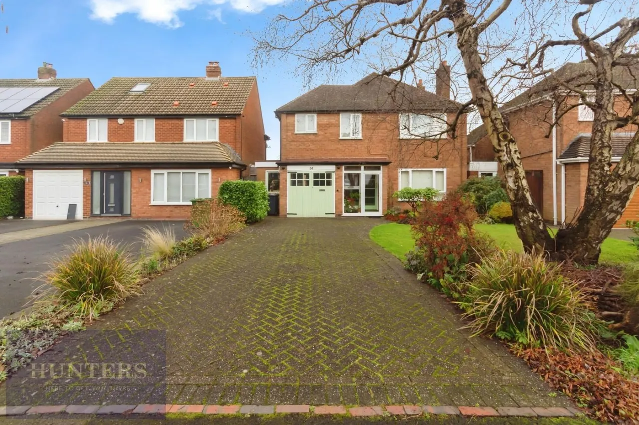 4 bed house for sale — Ferndown Road, Solihull