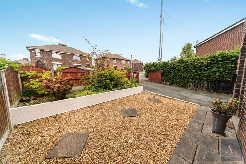 Smith Hill Milnrow, Rochdale OL16 3EG, photo 18