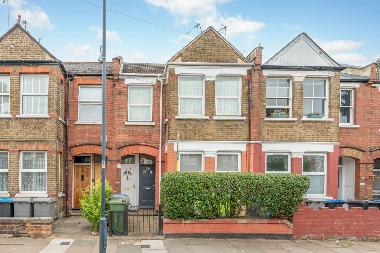 224 Chapter Road, London, photo 4