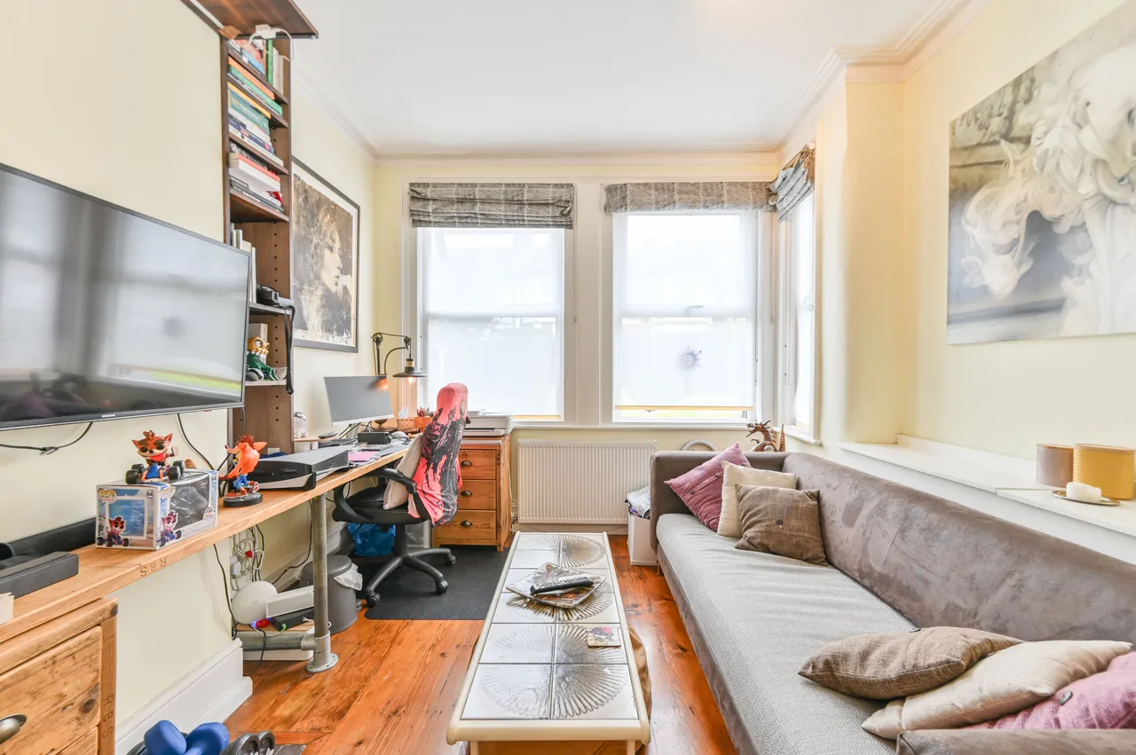 224 Chapter Road, London, photo 8
