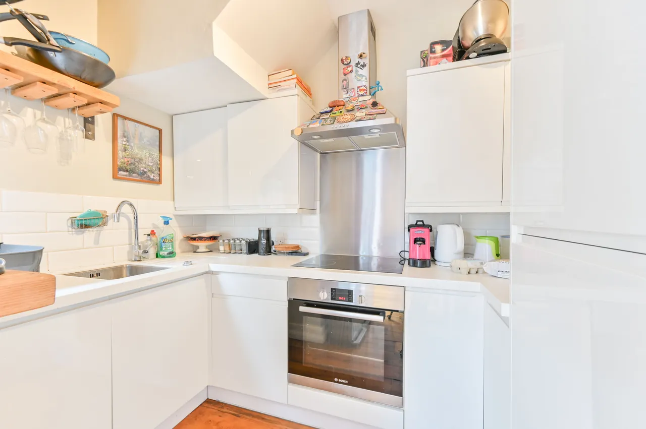 224 Chapter Road, London, photo 5