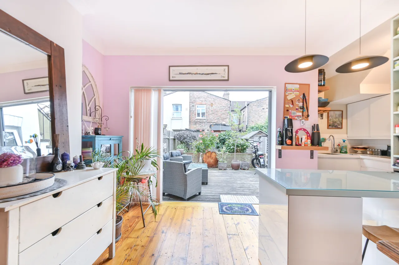 224 Chapter Road, London, photo 7