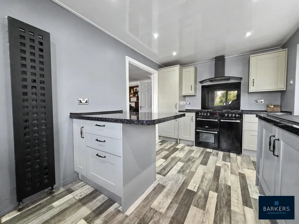 Summerbridge Crescent, Gomersal BD19 4LW, photo 2