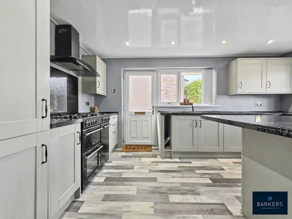 Summerbridge Crescent, Gomersal BD19 4LW, photo 4