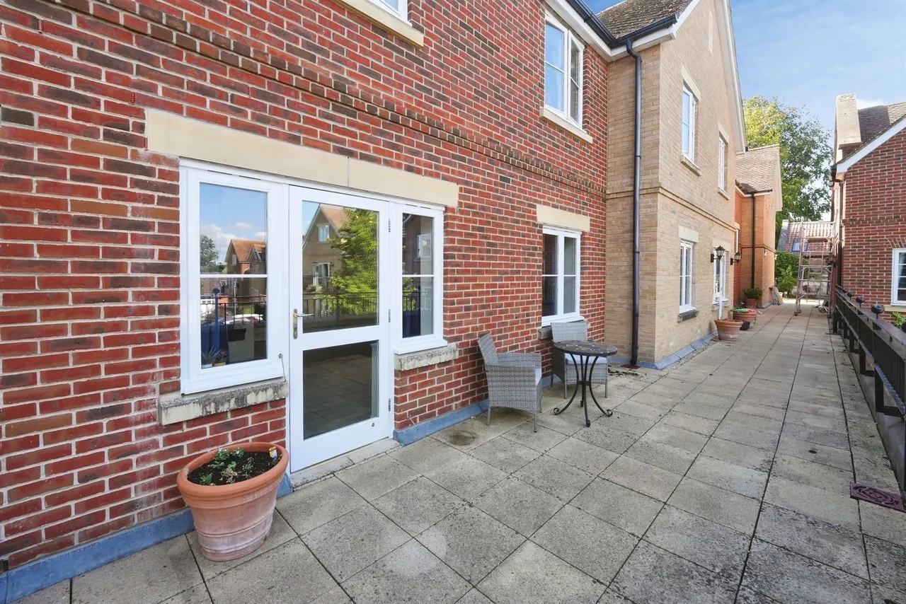 1 bed flat for sale — Chantry Court, Westbury