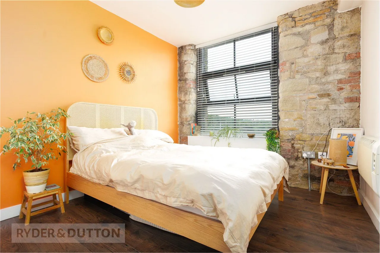 Victoria Street, Glossop, SK13, photo 8