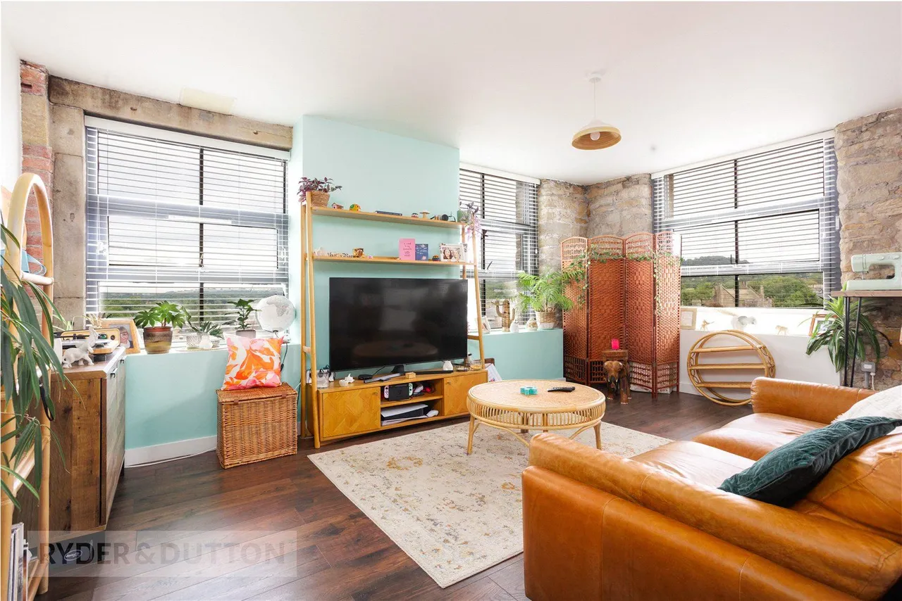 Victoria Street, Glossop, SK13, photo 2