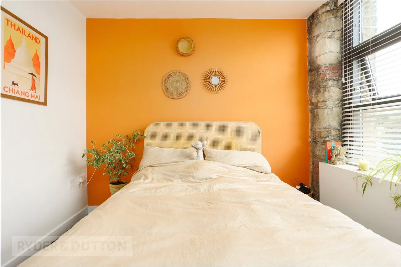 Victoria Street, Glossop, SK13, photo 9