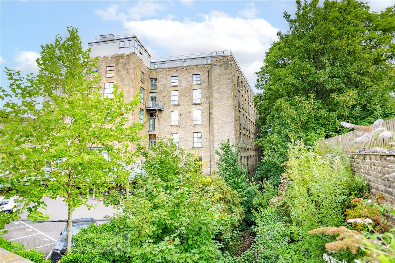 Victoria Street, Glossop, SK13, photo 14