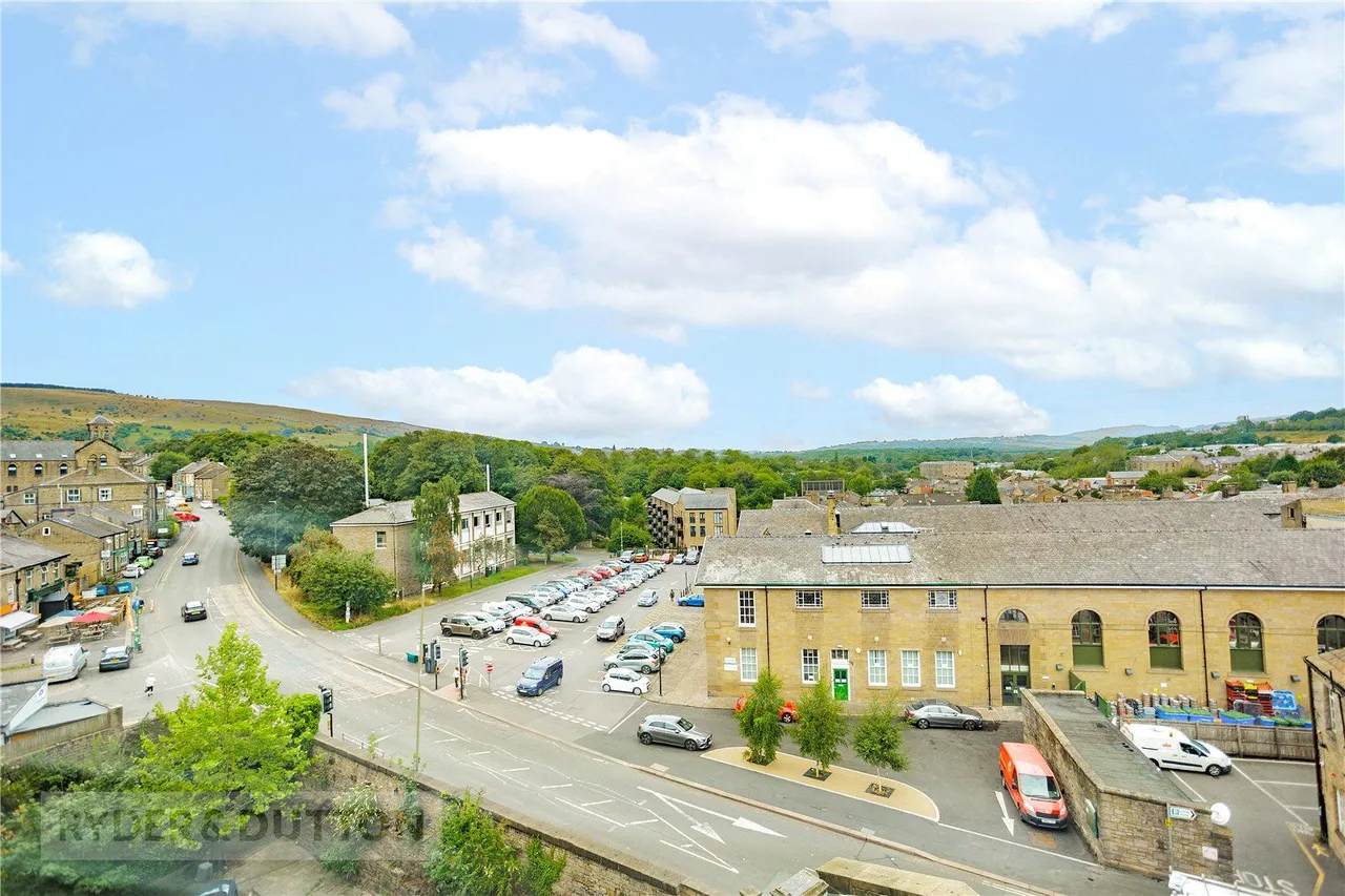 Victoria Street, Glossop, SK13, photo 13