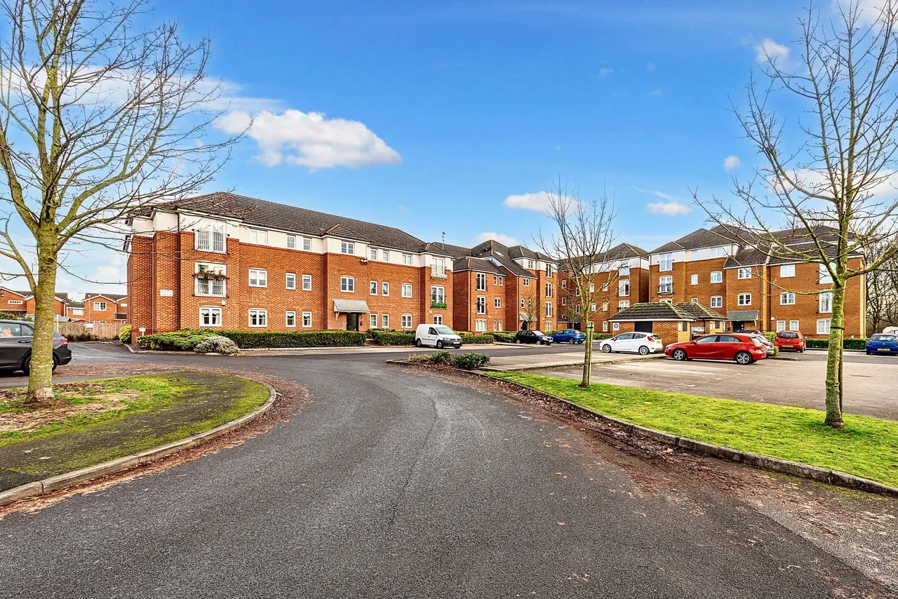 2 bed flat for sale — St. Michaels View, Widnes, WA8 8GX