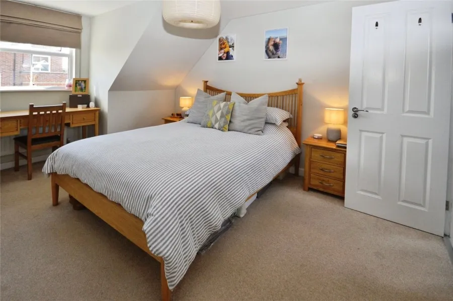 with 3 bedrooms in Stansted, CM24, photo 6