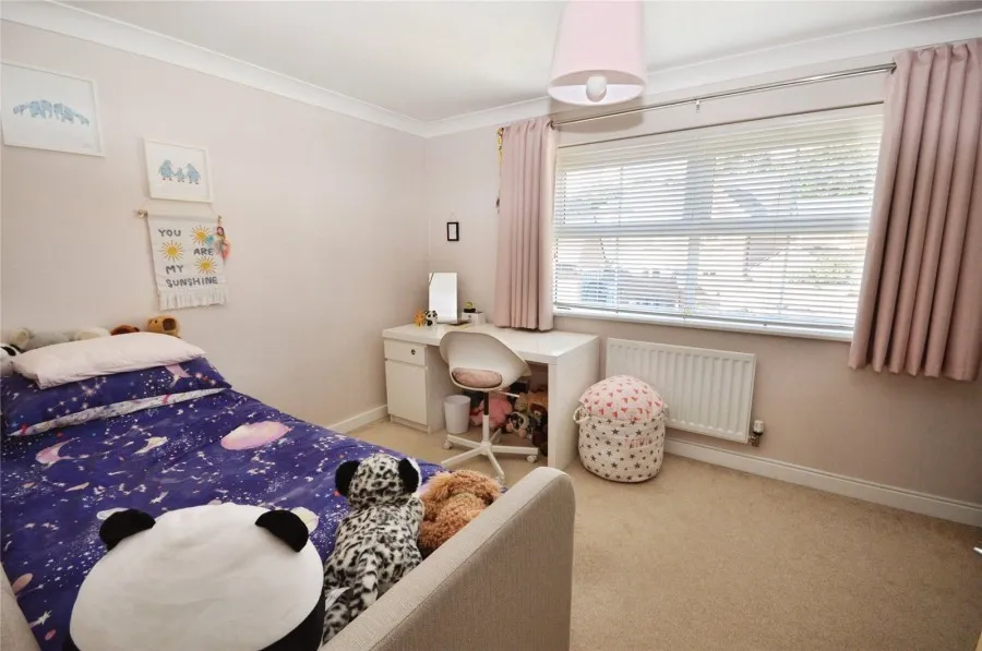 with 3 bedrooms in Stansted, CM24, photo 8