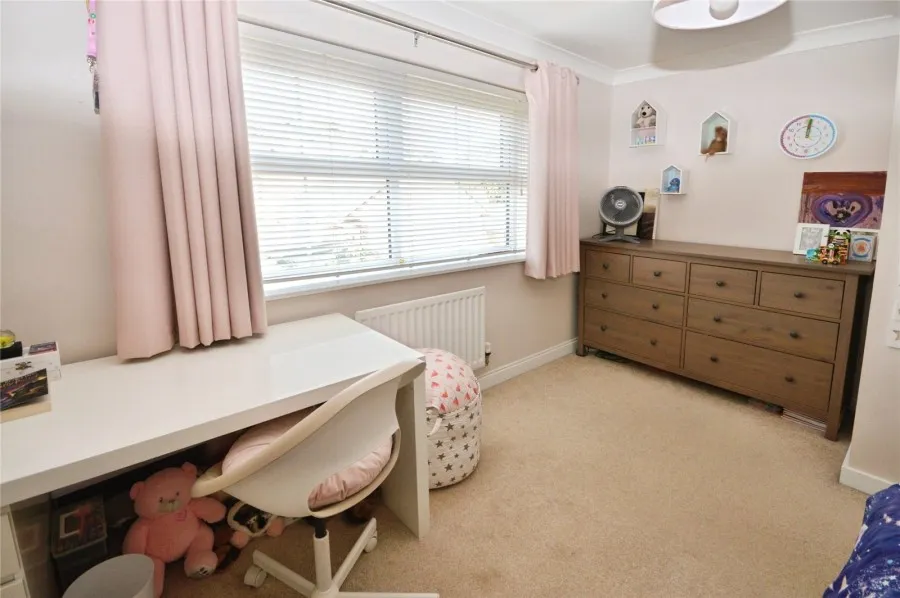 with 3 bedrooms in Stansted, CM24, photo 18