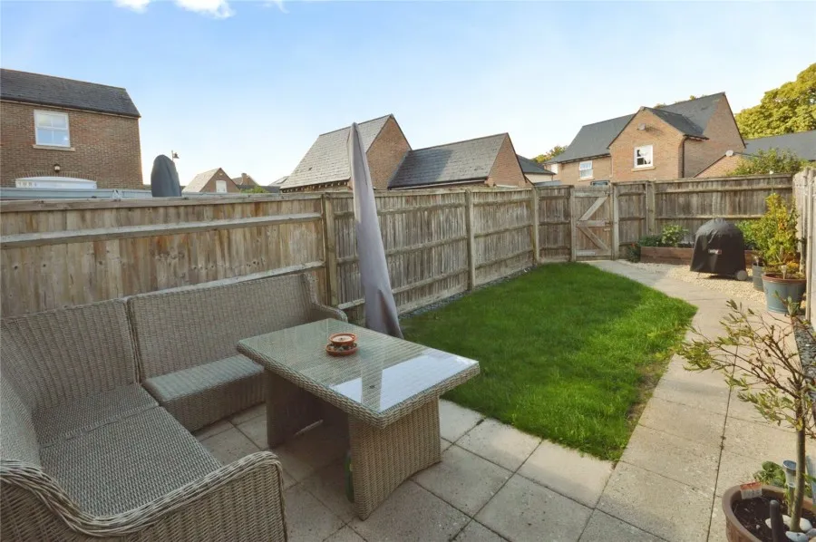 with 3 bedrooms in Stansted, CM24, photo 10