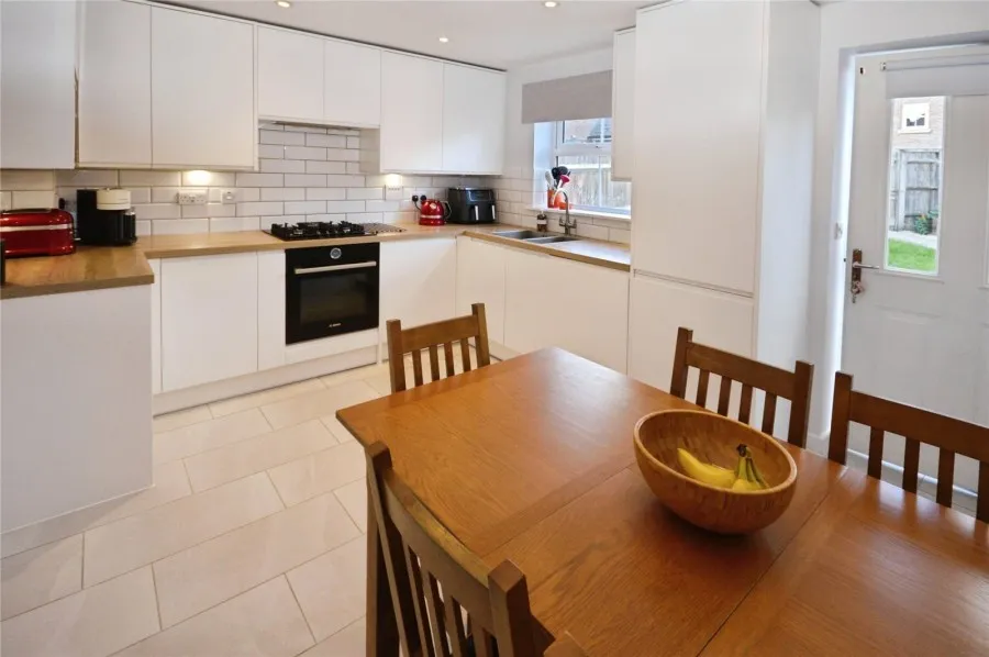 with 3 bedrooms in Stansted, CM24, photo 4