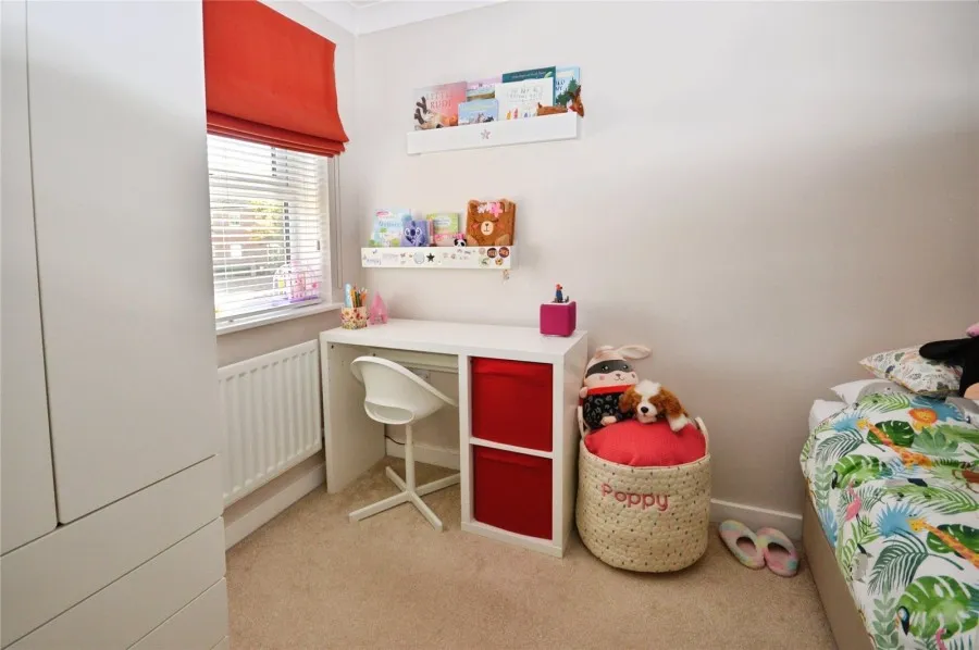 with 3 bedrooms in Stansted, CM24, photo 15